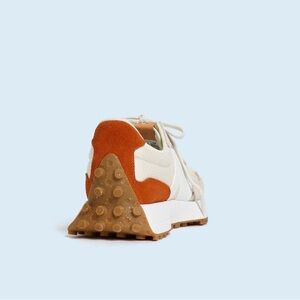 New Balance 327 size 8 1/2 Women's